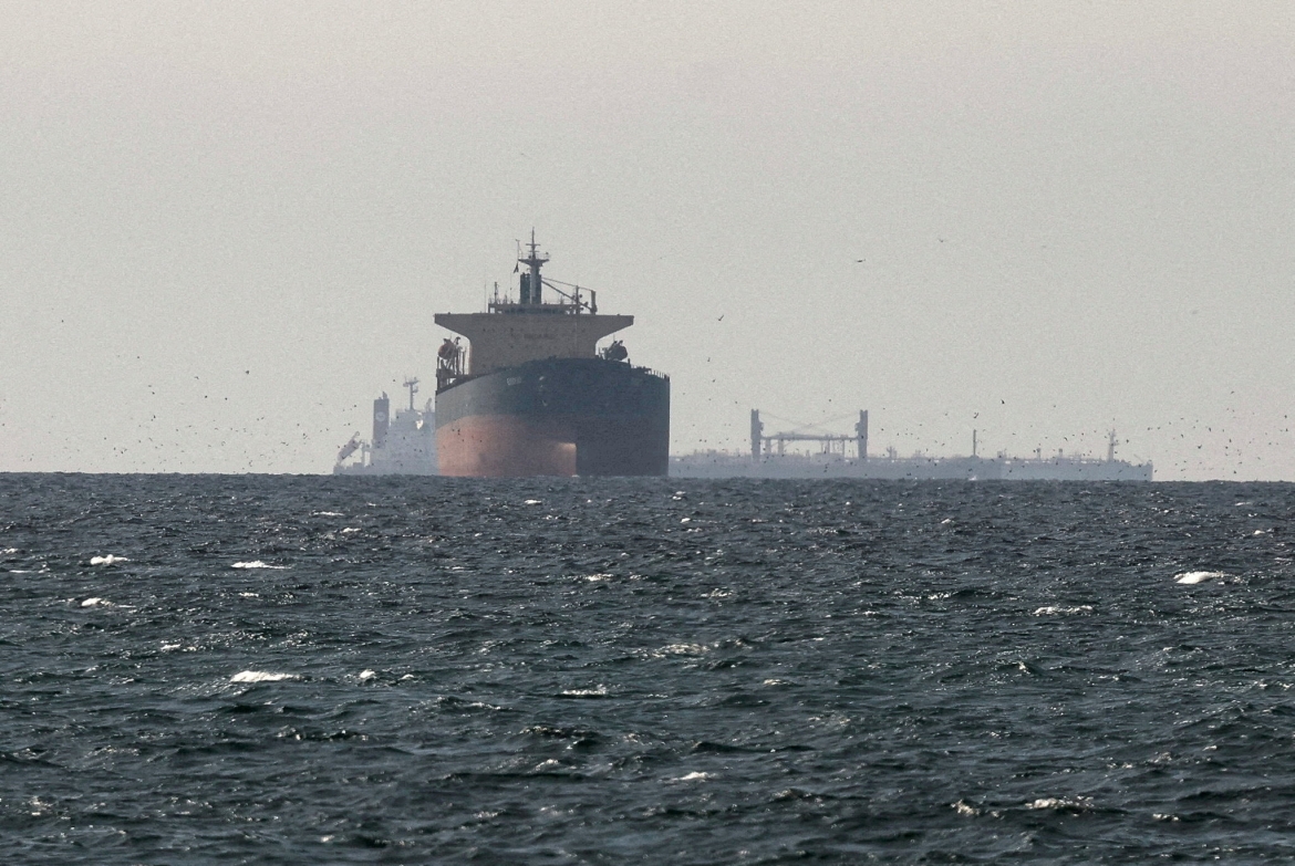 Nỗ lực khôi phục hàng hải ở Hormuz gặp thử thách sau vụ tàu hàng bị tấn công